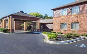 Quality Inn And Suites Holland Mi